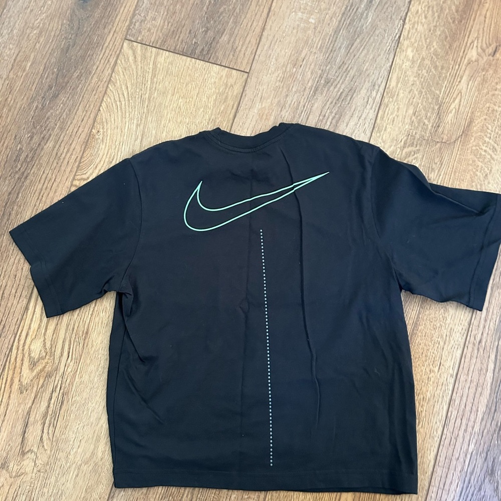 NIKE WOMEN'S BOXY SHORT SLEEVE TEE Color Black Size XS